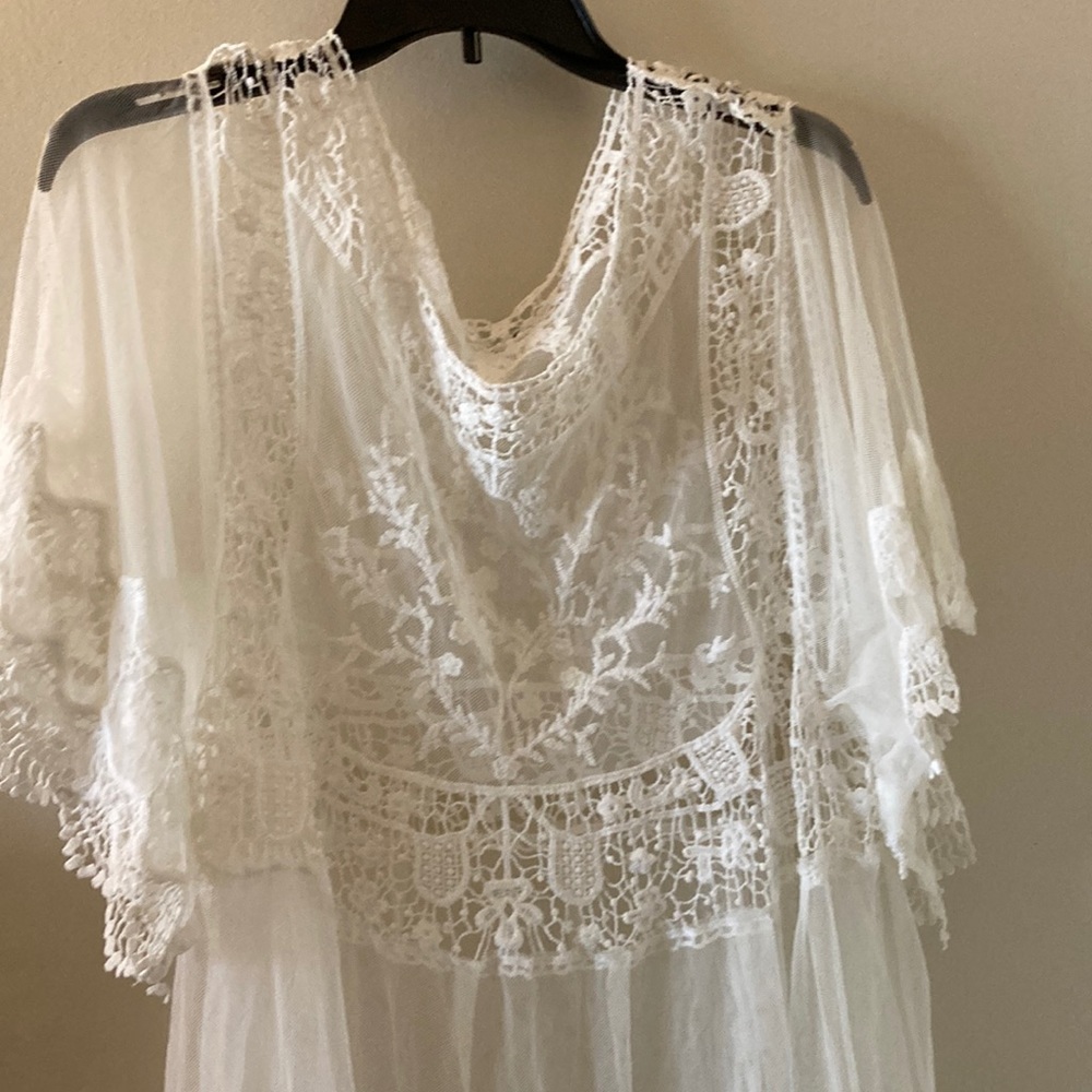 COPY - Women’s see thur winter white topper brand new